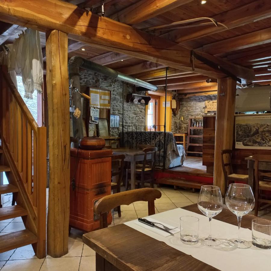 Albergo Diffuso La Marmu Osteria Della Croce Bianca Marmora Luaran gambar