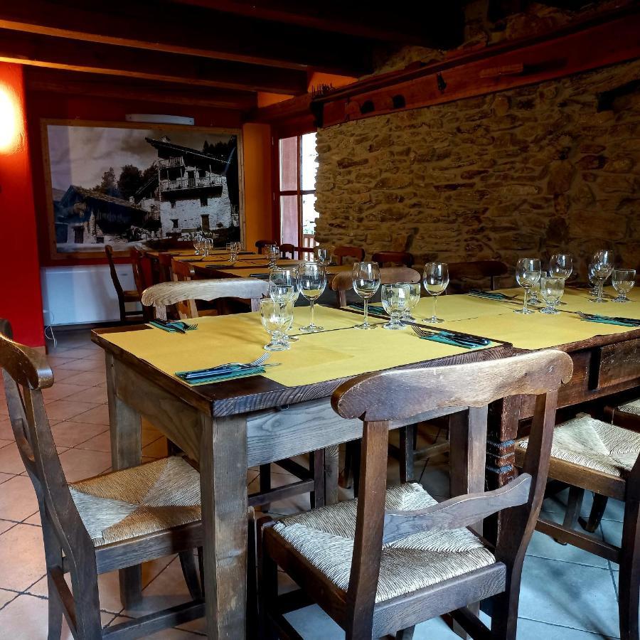 Albergo Diffuso La Marmu Osteria Della Croce Bianca Marmora Luaran gambar